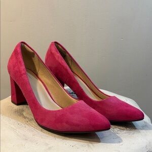Elegant Pink Suede Pumps